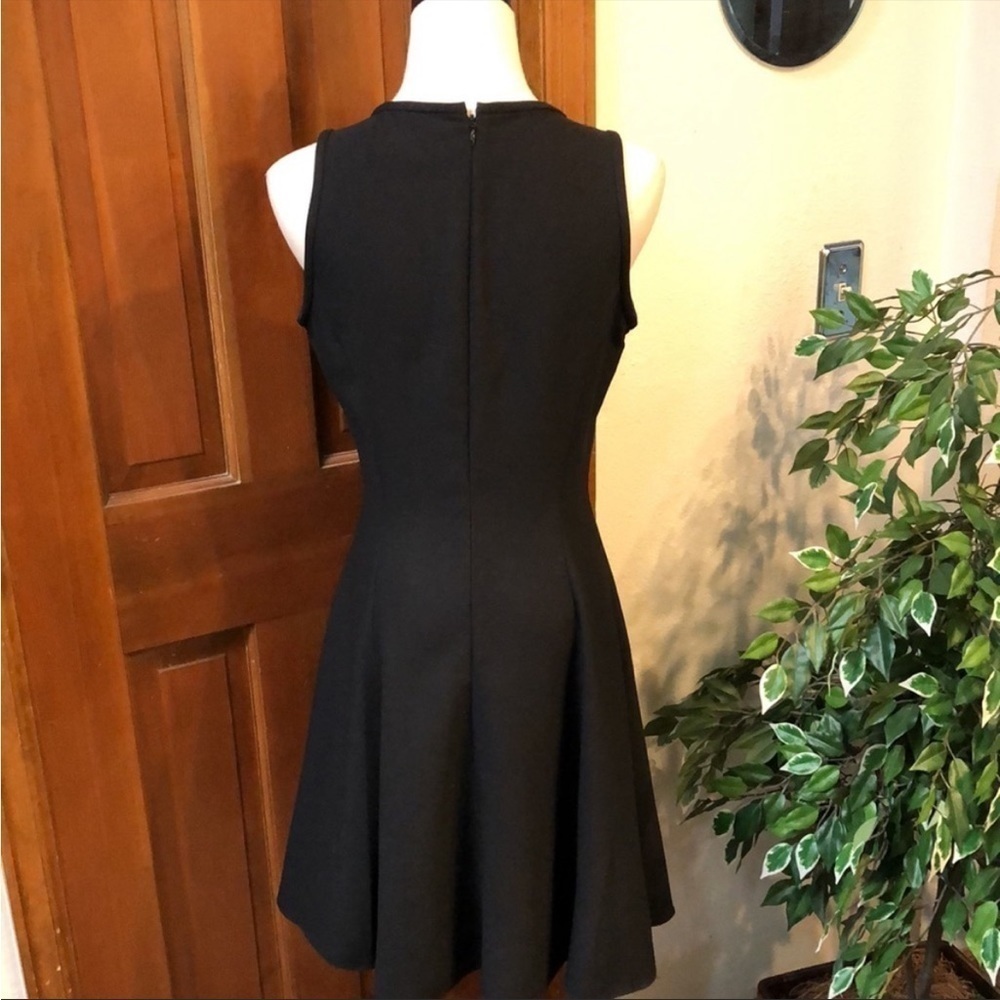 Kate Spade Black Sleeveless Dress With Front Bow Sz 6 EUC - Picture 4 of 7